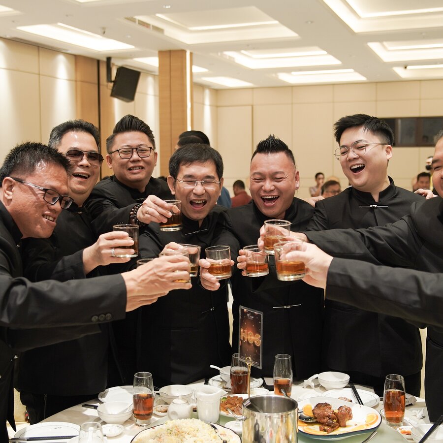 Corporate dinner toast event by Eternity EO