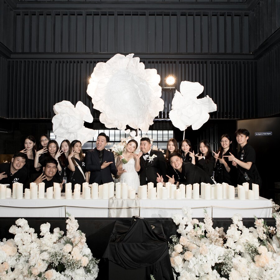 Wedding day team behind-the-scenes by Eternity EO